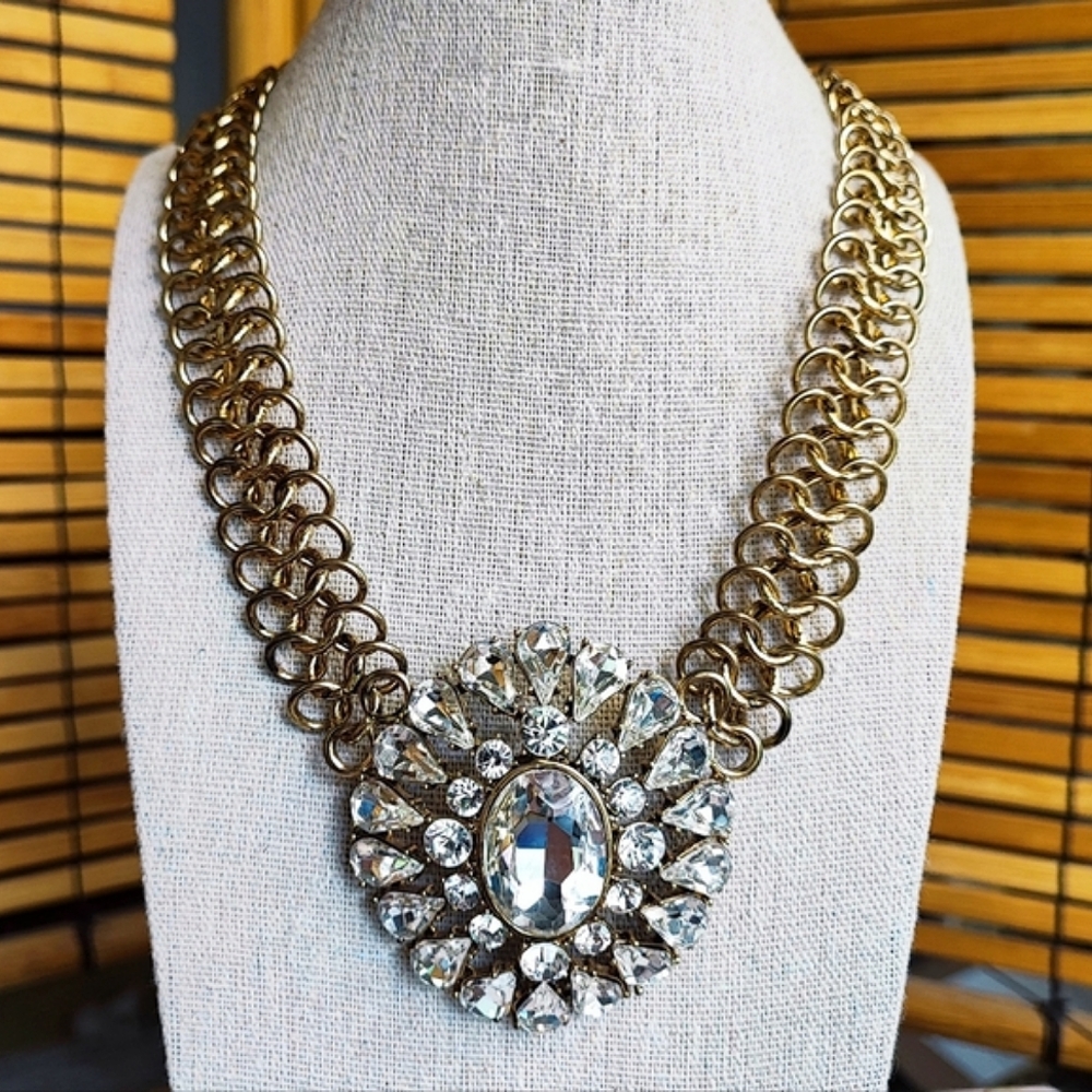 Stunning Rhinestone Medallion Gold Tone Clear Stone Statement Necklace Unsigned